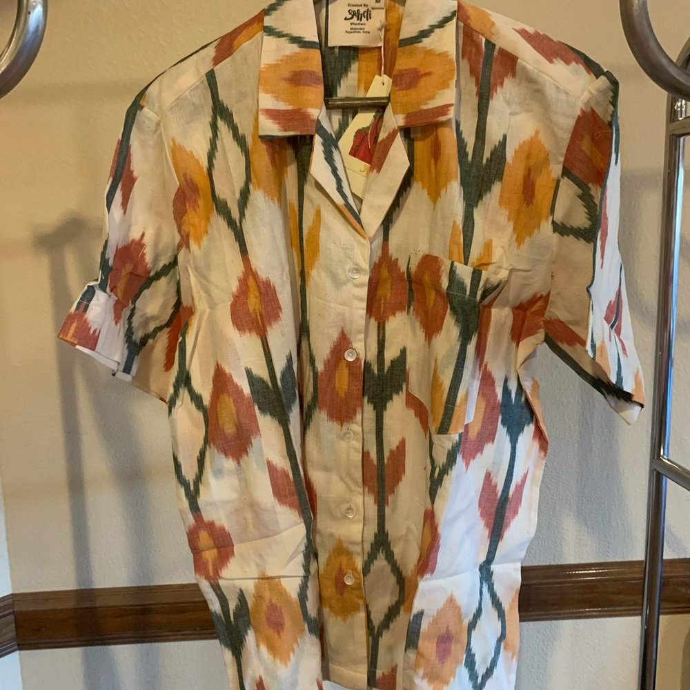 Beautiful colorful shirt, light material, size medium
